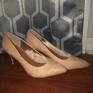 Pink kitten heel never worn stylish